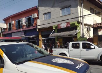 Polícia Municipal realiza operação conjunta com fiscais de posturas em comércios da Região Central para averiguar venda ilegal de linha chilena e cerol