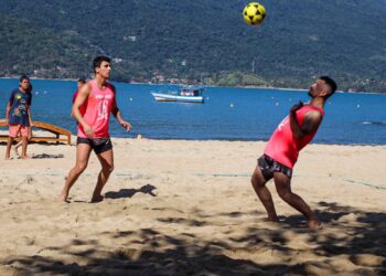 2ª Edição do Arena Haru Lana 10 tem show de futevôlei na Praia Preta