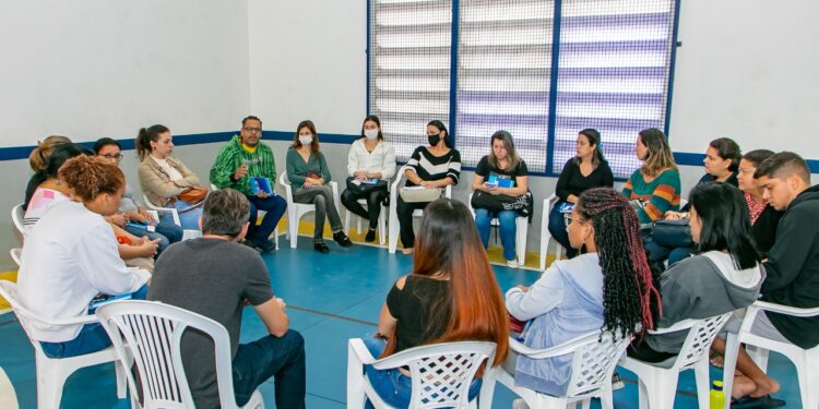 SEDUC finaliza qualificação de 200 colaboradores que atuam como apoio à inclusão escolar
