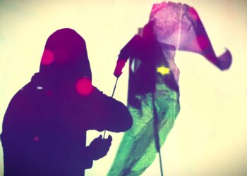 Espetáculo de teatro de sombras projetado em espaços urbanos estreia em São Sebastião neste sábado (9)   