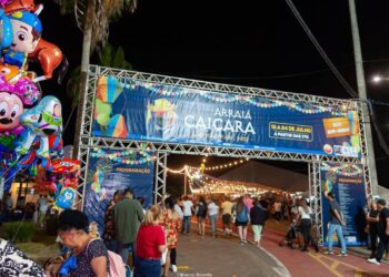 Arraiá Caiçara segue acontecendo até domingo (24) com diversas atrações e culinária tradicional na Rua da Praia