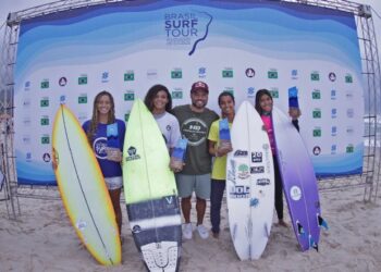 Atletas sebastianenses são destaques do BST 2022 na praia de Maresias