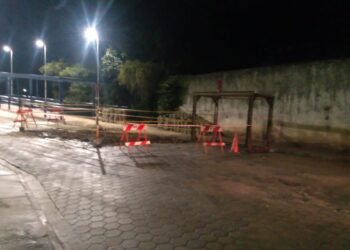Ponte de Barra do Una está com meia pista liberada após rompimento de adutora