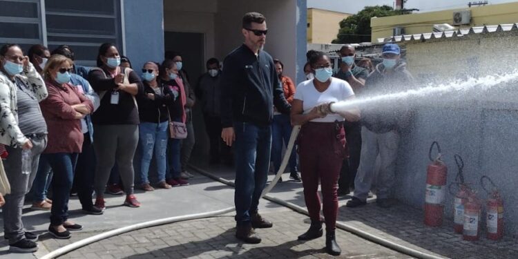 Hospital de Clínicas de São Sebastião realiza treinamento para Brigada de Incêndio