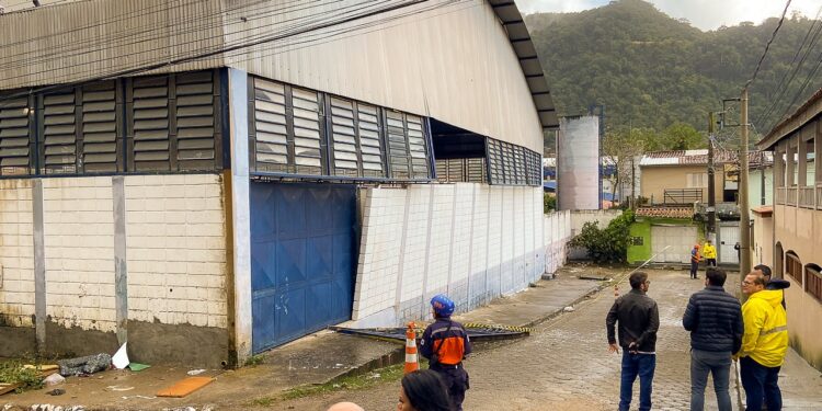 Prefeitura começa nesta sexta-feira (12) intervenções para recuperação de prédios públicos avariados pelo ciclone extratropical
