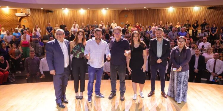 Prefeito de São Sebastião Felipe Augusto e secretário estadual de Turismo abrem o XI Congresso Internacional de Jornalistas e Profissionais de Turismo