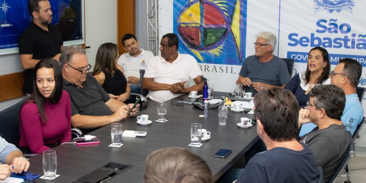 Prefeitura de São Sebastião realiza reunião para definir detalhes dos desfiles da celebração do 7 de setembro