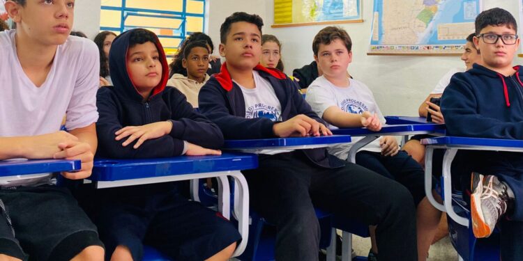 Projeto OAB Vai à Escola expande palestras para colégios particulares