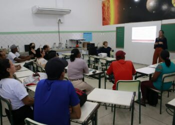 Projeto ‘OAB vai à Escola’ chega a alunos da Educação de Jovens e Adultos (EJA) da Topolândia   