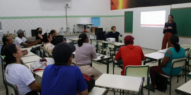 Projeto ‘OAB vai à Escola’ chega a alunos da Educação de Jovens e Adultos (EJA) da Topolândia   