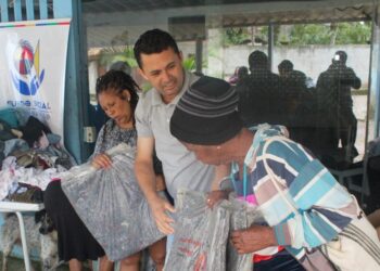 Fundo Social entrega 420 donativos na Vila Tropicanga