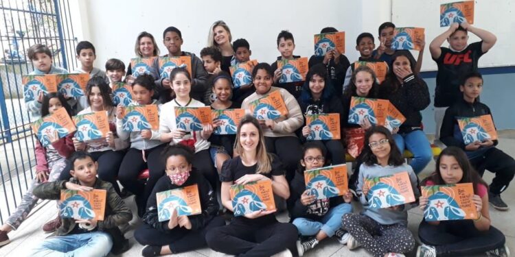 Manhãs de autógrafos com a autora Janaina de Figueiredo seguem nas escolas