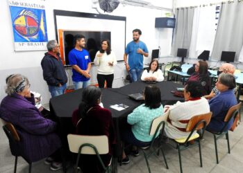 Prefeitura realiza primeira aula do curso de Inclusão Digital para idosos e pessoas com deficiência (PcD)
