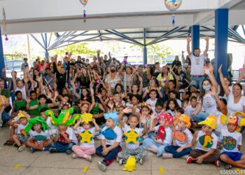 Galeria da EM Prof.ª Cynthia Cliquet Luciano recebe comunidade local para Mostra Cultural e Ambiental