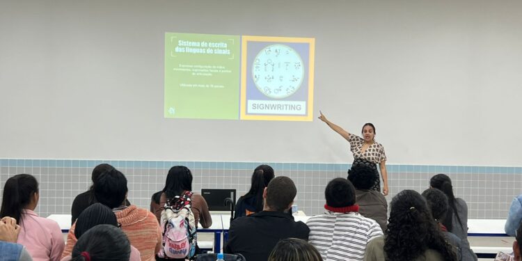 Prefeitura de São Sebastião inicia aulas do curso básico de Libras