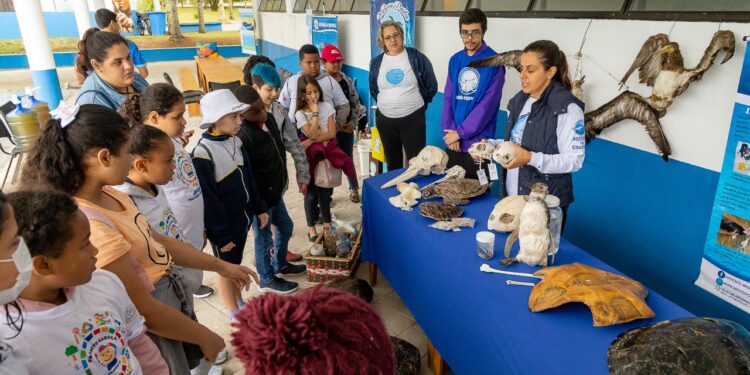 Prefeitura promove ação de educação ambiental em alusão ao Dia Mundial de Limpeza de Praias e Rios   