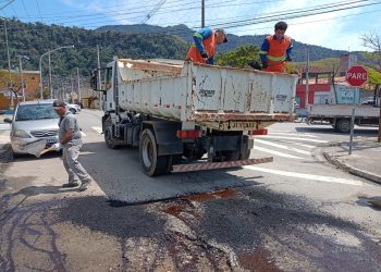 Prefeitura realiza operação tapa-buracos no bairro Topolândia e região