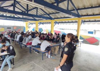 Inspetoria de Defesa da Mulher da Polícia Municipal realiza palestras para adolescentes sobre relacionamento abusivo