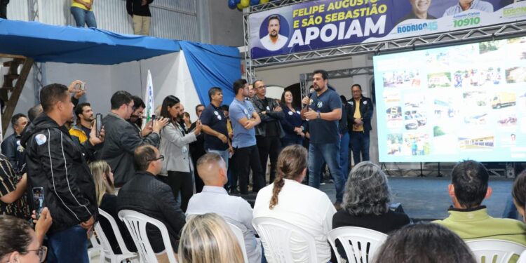 Prefeito de São Sebastião Felipe Augusto reúne apoiadores da campanha eleitoral   