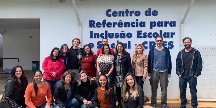 Educação Inclusiva da SEDUC visita CRIES de Caraguatatuba