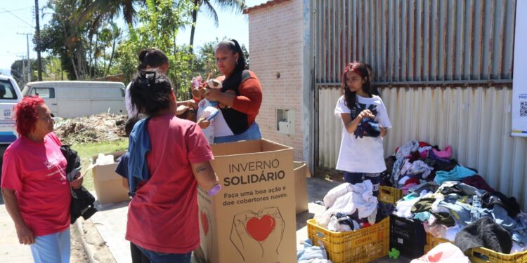 Fundo Social doa mais de 1.000 itens no Parque Saveiro e bairro Jaraguá
