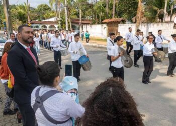 Presidente Reis participa de Ato Cívico em Boiçucanga