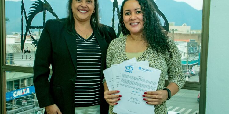 Professora da rede municipal é aprovada em programa de intercâmbio