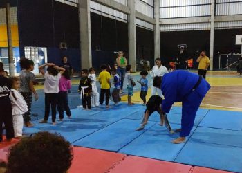 Começam aulas de judô gratuitas na Costa Norte