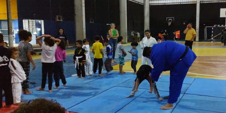 Começam aulas de judô gratuitas na Costa Norte