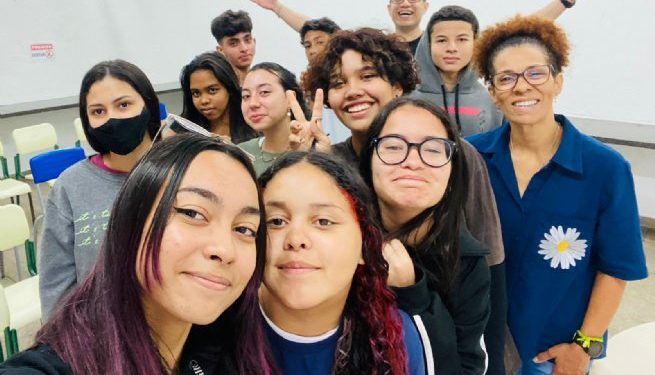 Alunos do Jovens em Ação apresentam o projeto em congresso da Universidade de Taubaté