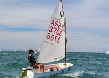 Prefeitura oferece aulas de vela no Balneário dos Trabalhadores
