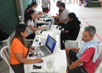 Moradores do bairro Barra do Sahy recebem orientações de programas sociais