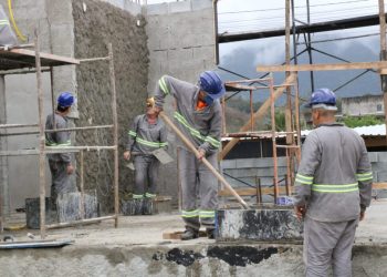 Construção do auditório da EM Prof.ª Cynthia Cliquet Luciano segue avançando