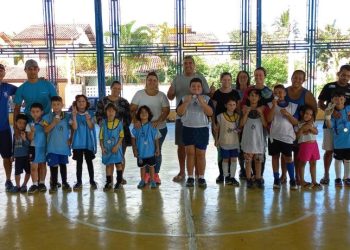 Prefeitura oferece aulas de Futsal no Centro de Apoio Educacional (CAE)