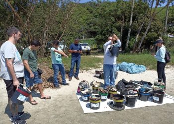 Prefeitura de São Sebastião realiza limpeza do mangue Araçá