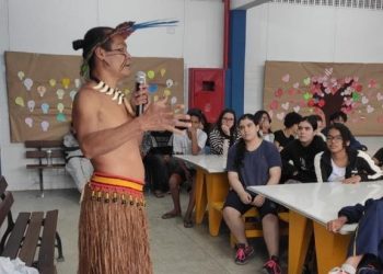 EM Prof. Antonio Luiz Monteiro recebe o Índio Wrykanã para roda de conversa