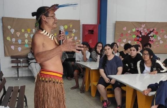 EM Prof. Antonio Luiz Monteiro recebe o Índio Wrykanã para roda de conversa