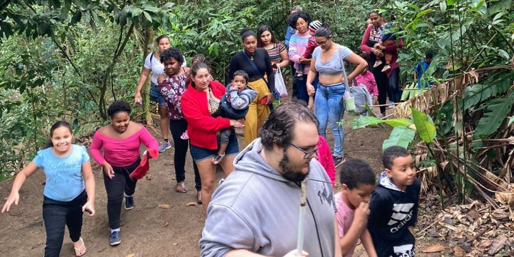 Beneficiários do Programa Criança Feliz visitam o Viveiro Municipal