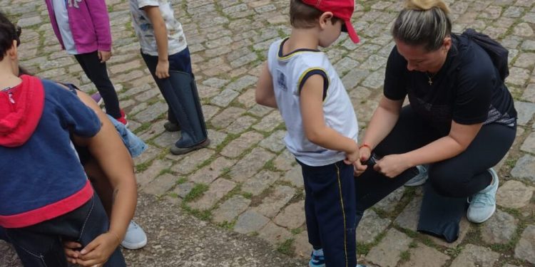 Viveiro Municipal recebe 200 perneiras para a segurança de visitantes