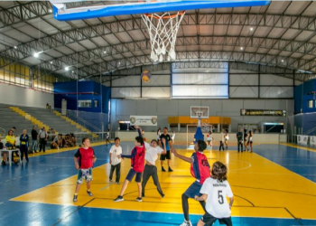 Prefeitura oferece aulas de Basquete em Maresias