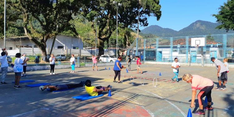 Prefeitura desenvolve atividades adaptadas para idosos e pessoas com deficiência em bairros da Região Central