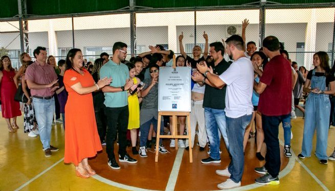 Revitalização da EM Henrique Botelho é entregue à comunidade escolar