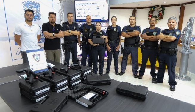 Prefeitura entrega pistolas Beretta para a Polícia Municipal