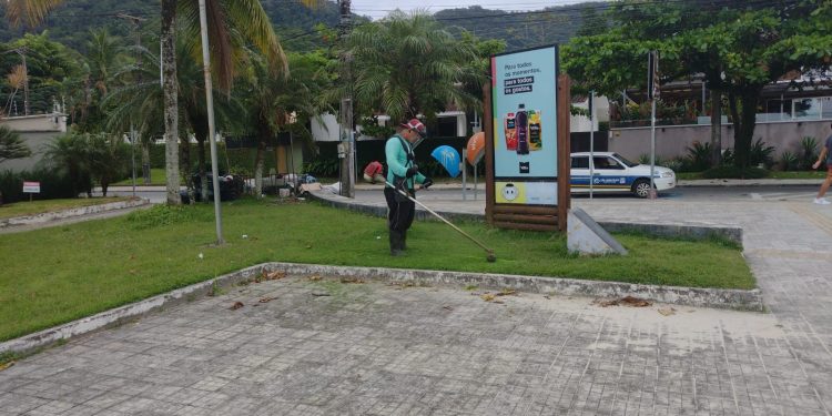 Prefeitura de São Sebastião realizada serviços de prevenção a enchentes e de zeladoria em Juquehy