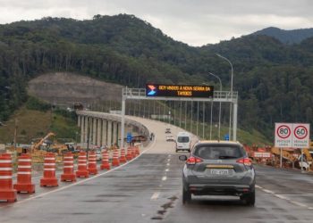 Prefeitura alerta motoristas sebastianenses de que pedágio na Rodovia dos Tamoios está mais caro a partir de hoje (16)