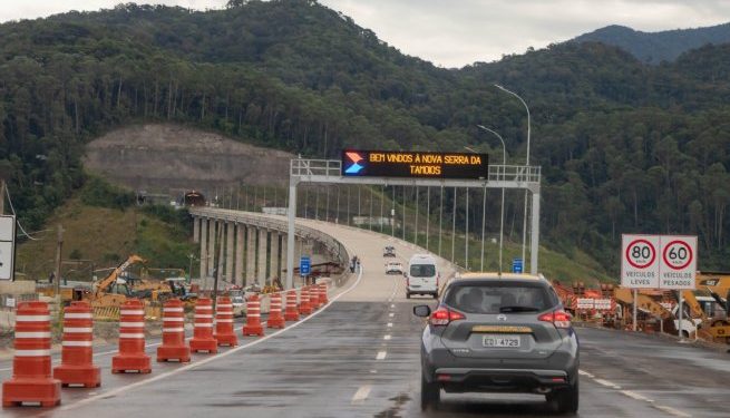 Prefeitura alerta motoristas sebastianenses de que pedágio na Rodovia dos Tamoios está mais caro a partir de hoje (16)