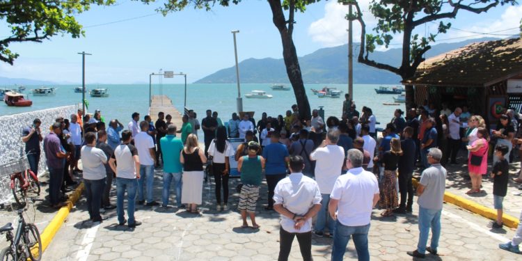 Prefeitura entrega obra de ampliação e reforma do píer do convento do bairro São Francisco