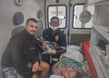 Socorristas do SAMU realizam parto dentro da ambulância