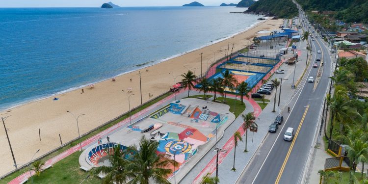 Prefeitura entrega obra de urbanização da Praça Pôr do Sol e da orla da praia de Boiçucanga