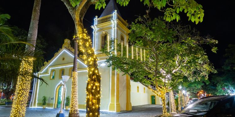 Prefeitura prepara decoração especial para celebrar o Natal em São Sebastião